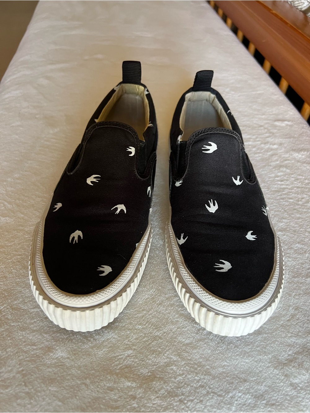 Alexander McQueen Swallow Print Slip On Sneakers EU 38